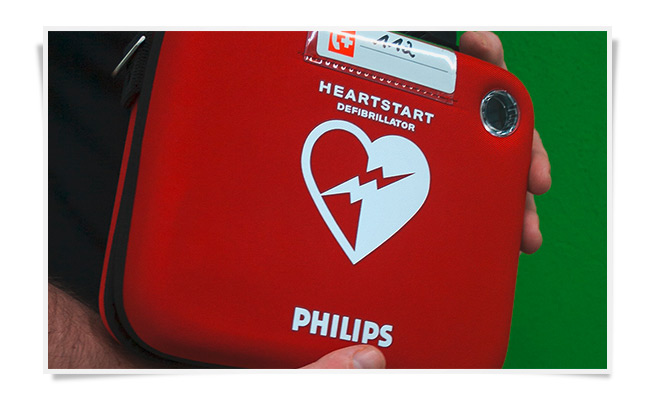 Automatisierter externer Defibrillator 